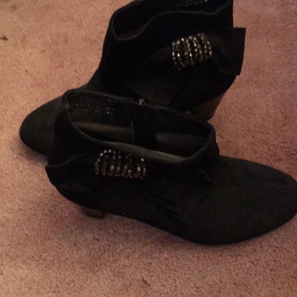Beautiful boots will make a splash when you enter